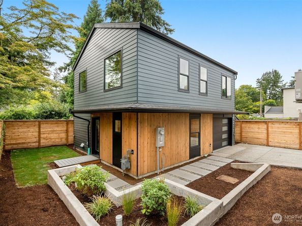 9211 12th Avenue NE, Seattle WA 98115