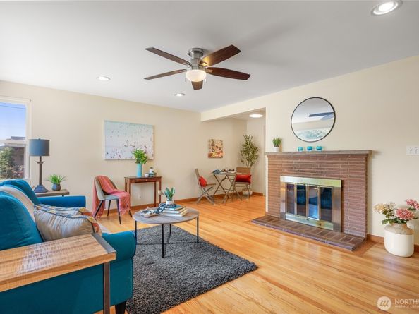 7025 25th Avenue NE, Seattle WA 98115