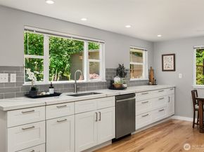 11323 E Riverside Drive, Bothell WA 98011