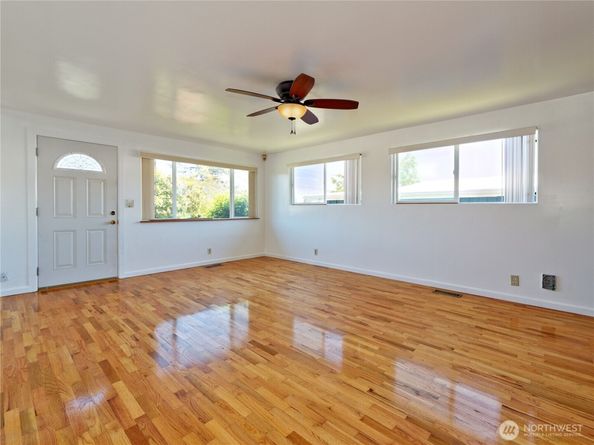 6811 27th Avenue S, Seattle WA 98108