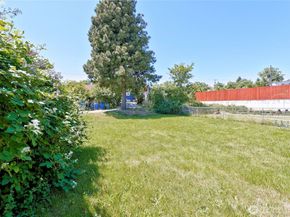 6811 27th Avenue S, Seattle WA 98108