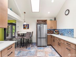 16107 Midvale Avenue N, Shoreline WA 98133