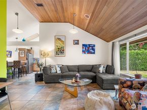 16107 Midvale Avenue N, Shoreline WA 98133