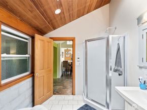 16107 Midvale Avenue N, Shoreline WA 98133