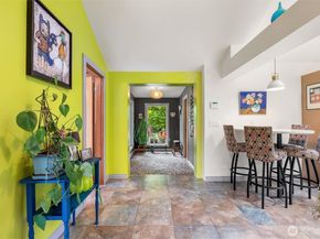 16107 Midvale Avenue N, Shoreline WA 98133
