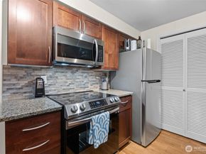 3045 20th Avenue W 209, Seattle WA 98199
