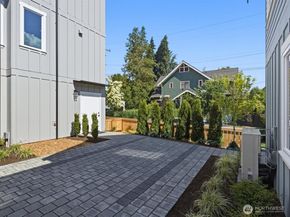 1972 25th Avenue E, Seattle WA 98112