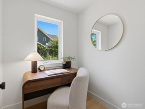 1972 25th Avenue E, Seattle WA 98112