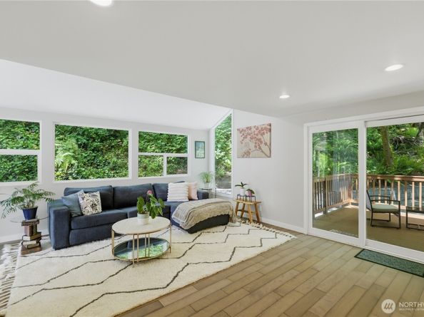 4807 E Mercer Way, Mercer Island WA 98040