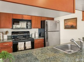 4831 Fauntleroy Way SW 305, Seattle WA 98116
