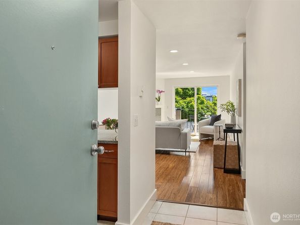 4831 Fauntleroy Way SW 305, Seattle WA 98116