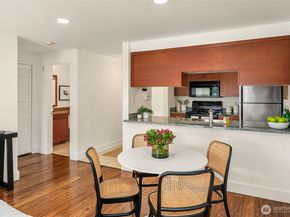 4831 Fauntleroy Way SW 305, Seattle WA 98116