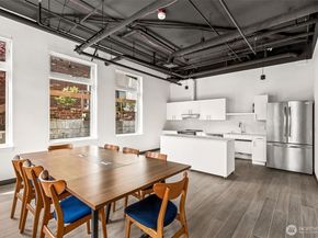5819 Phinney Avenue N 305, Seattle WA 98103