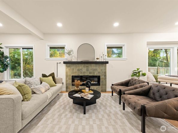 10733 Interlake Avenue N, Seattle WA 98133