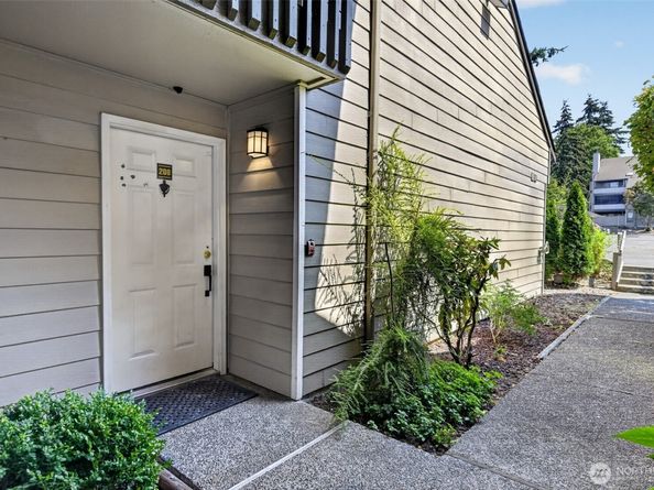 2508 S 317th Street 208, Federal Way WA 98003
