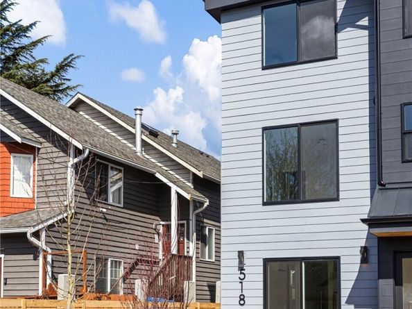 518 N 102nd Street, Seattle WA 98133