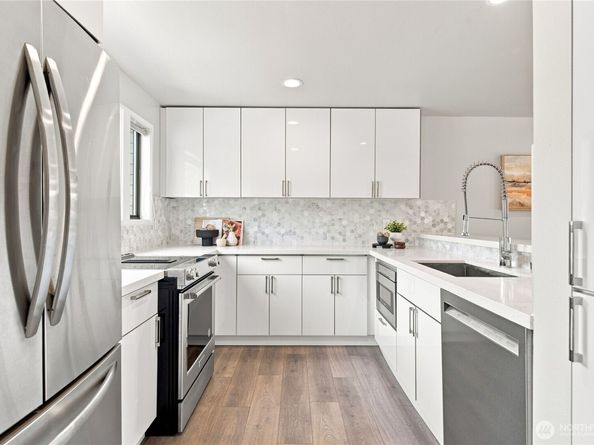 6121 NE 175th Street A402, Kenmore WA 98028