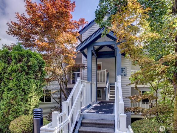 12740 NE 10th Place E305, Bellevue WA 98005