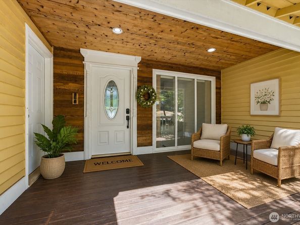 15644 SE 42nd Court, Bellevue WA 98006