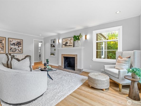 2745 NE 89th Street, Seattle WA 98115