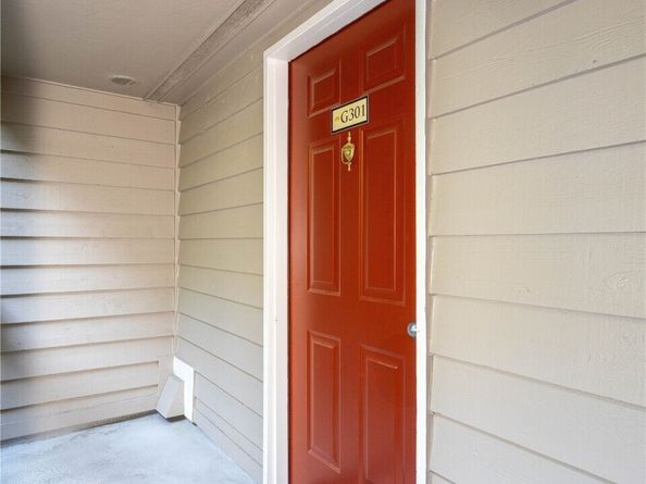 15246 SE 43rd Court G301, Bellevue WA 98006