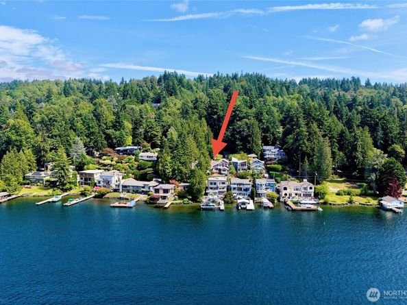 13142 Holmes Point Drive NE, Kirkland WA 98034