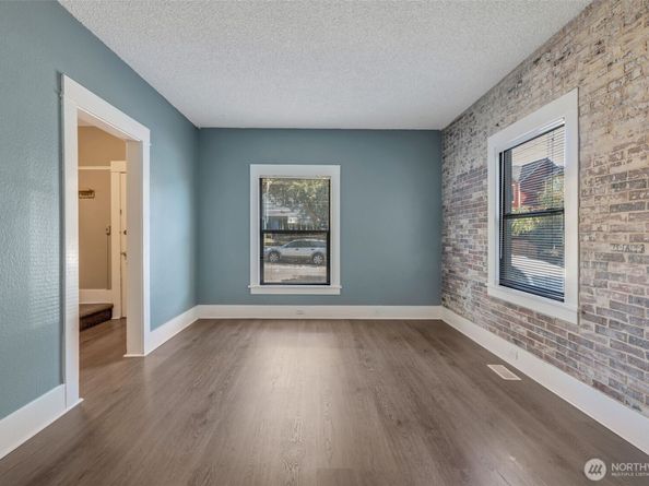 6747 Alonzo Avenue NW, Seattle WA 98117