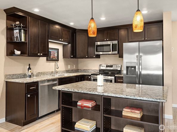 25044 Lake Fenwick Road 32, Kent WA 98032