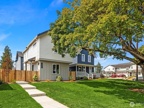 2402 Cleveland Avenue C, Everett WA 98201