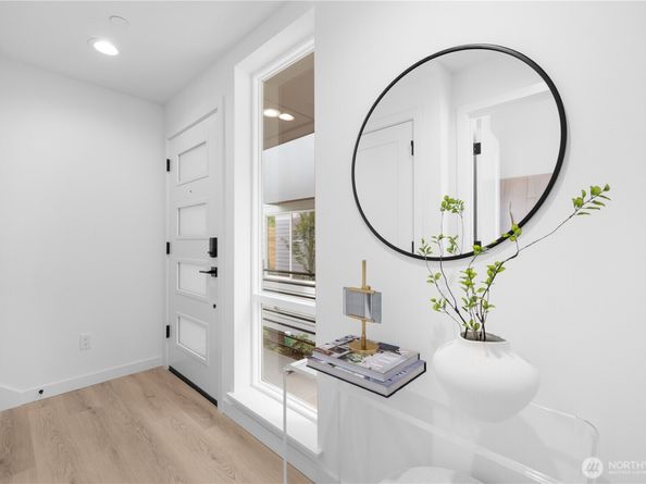 2228 B NW 60th Street, Seattle WA 98107