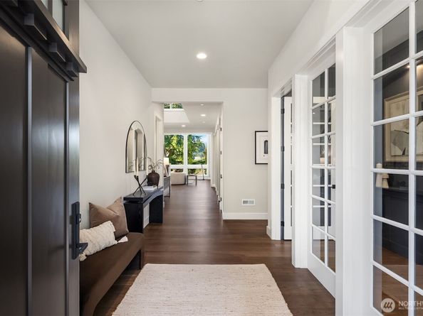 1555 158th Court SE, Bellevue WA 98008