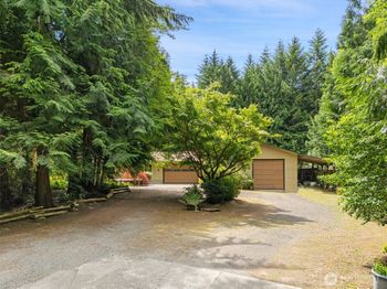 4005 NE Kedros Drive