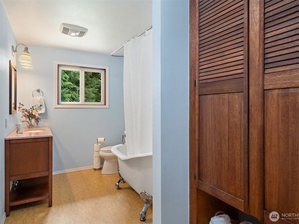 4005 NE Kedros Drive, Poulsbo WA 98370