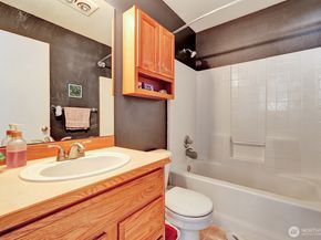 34606 SE Osprey Court 8, Snoqualmie WA 98065