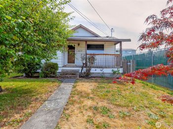 1112 Perry Avenue