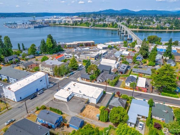 1112 Perry Avenue, Bremerton WA 98310