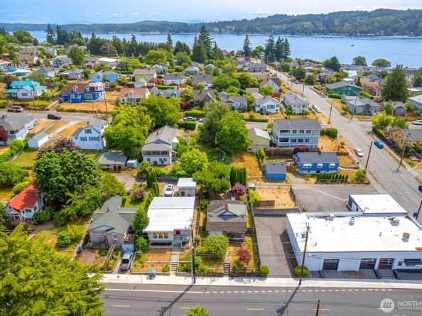 1112 Perry Avenue, Bremerton WA 98310