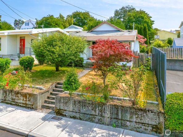 1112 Perry Avenue, Bremerton WA 98310