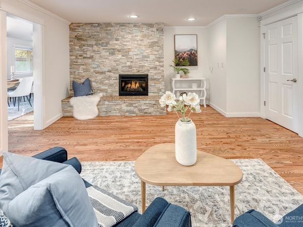 804 130th Avenue NE, Bellevue WA 98005