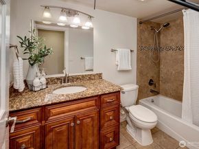 804 130th Avenue NE, Bellevue WA 98005