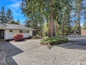 804 130th Avenue NE, Bellevue WA 98005