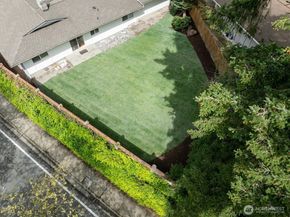 804 130th Avenue NE, Bellevue WA 98005