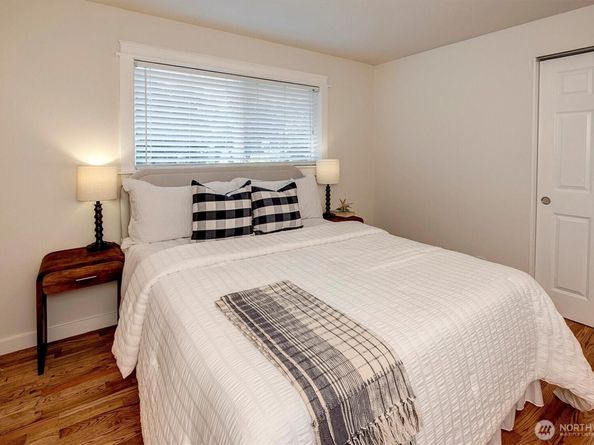 804 130th Avenue NE, Bellevue WA 98005