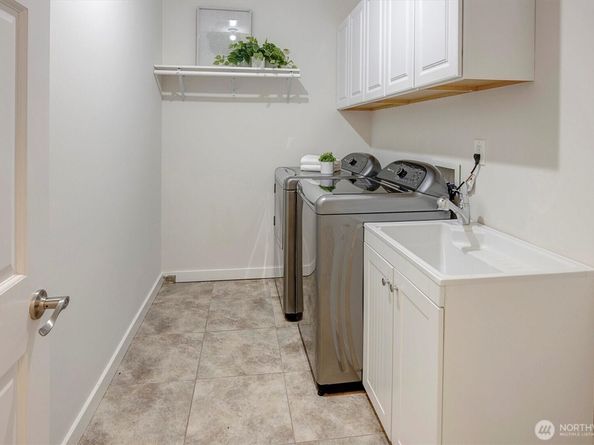 804 130th Avenue NE, Bellevue WA 98005