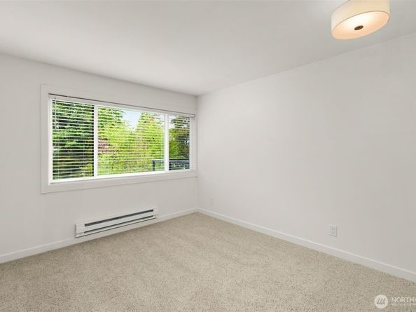 19414 Aurora Avenue N 204, Shoreline WA 98133