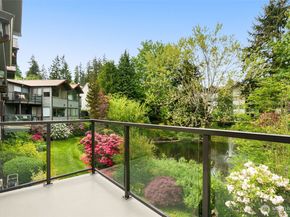 19414 Aurora Avenue N 204, Shoreline WA 98133