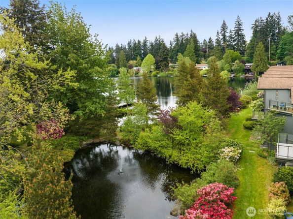 19414 Aurora Avenue N 204, Shoreline WA 98133