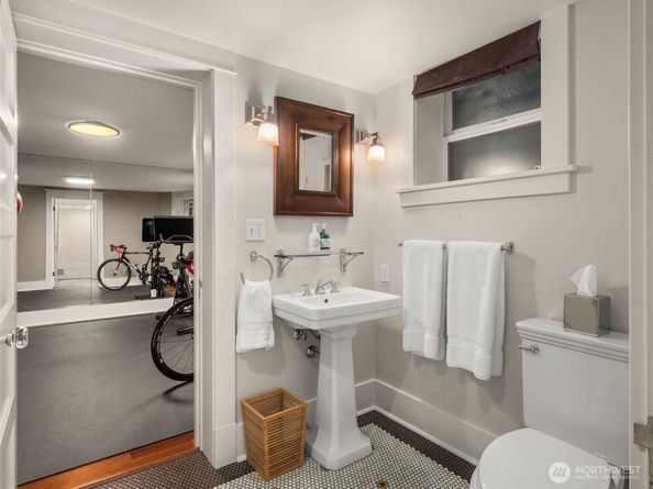 2161 E Interlaken Boulevard, Seattle WA 98112
