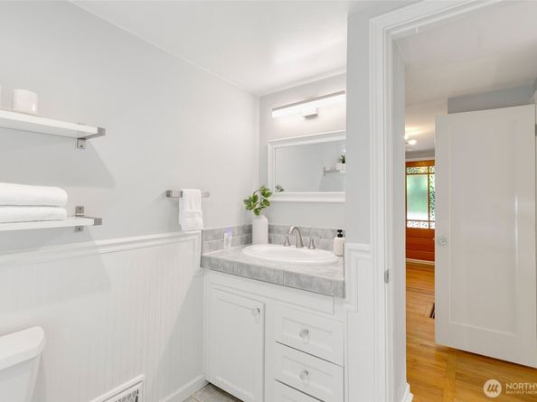 1703 NE 91st Street, Seattle WA 98115