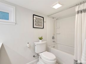 1703 NE 91st Street, Seattle WA 98115